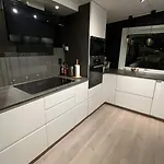 Central, Roomy, Free Parking, Fireplace, View 트롬쇠