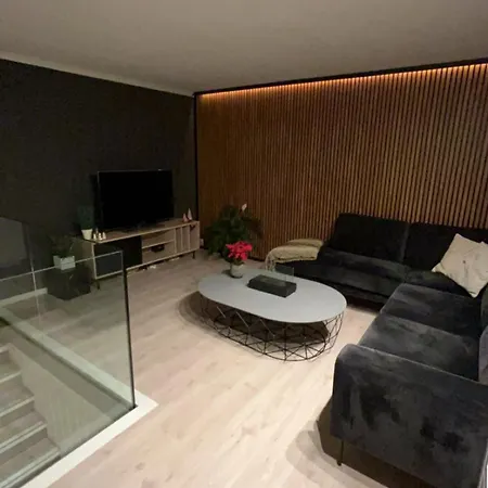 Villa Central, Roomy, Free Parking, Fireplace, View *